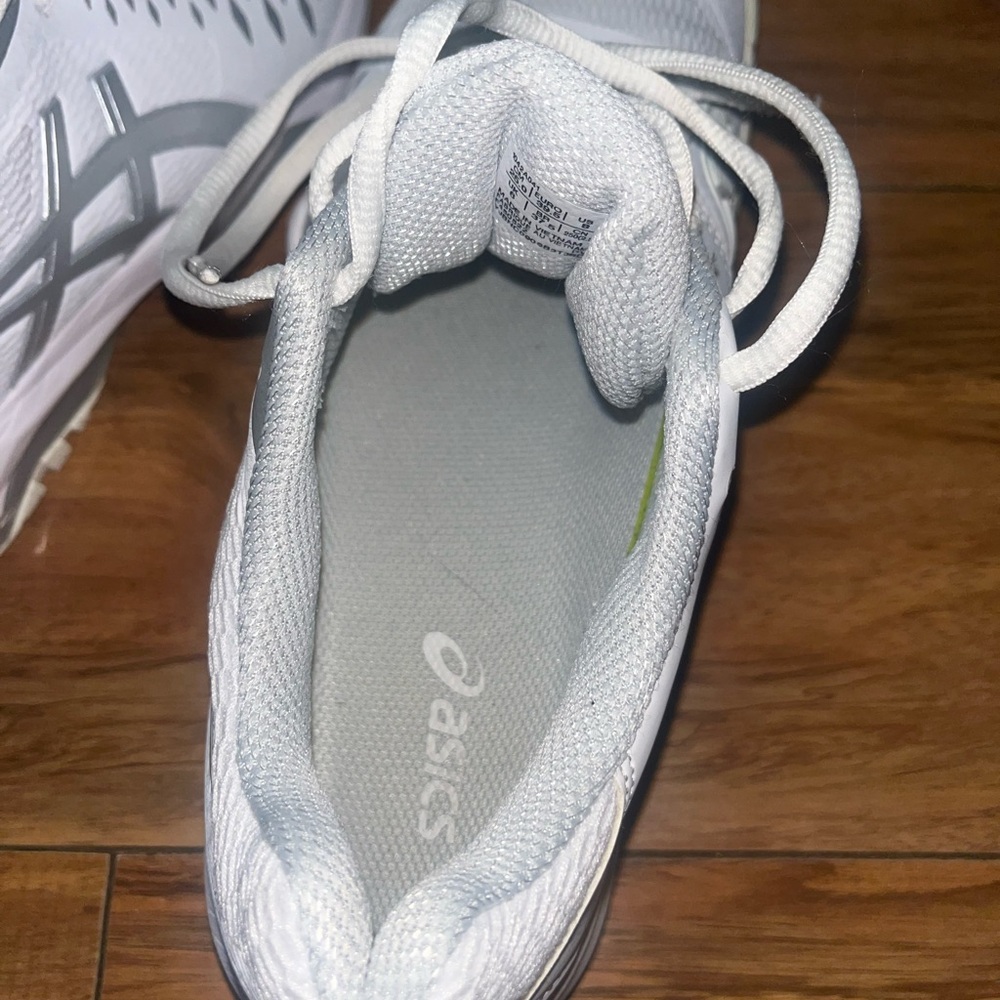 ASICS - Picture 4 of 5